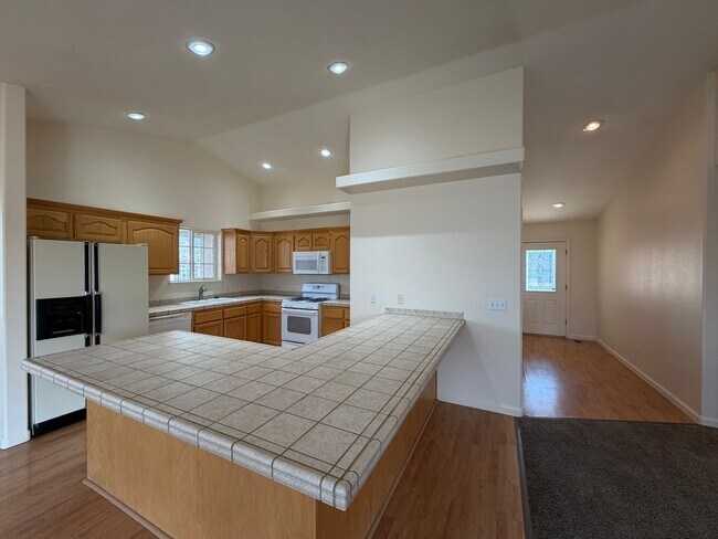 1624 Ray Ct