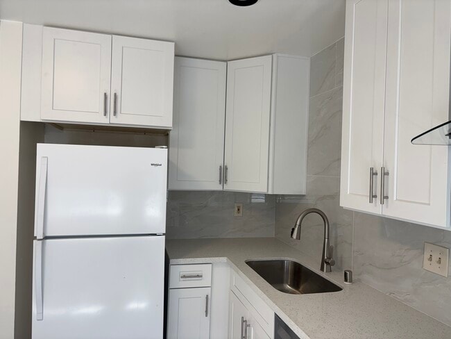 Photo - 643 Bolton Ct Unit #4