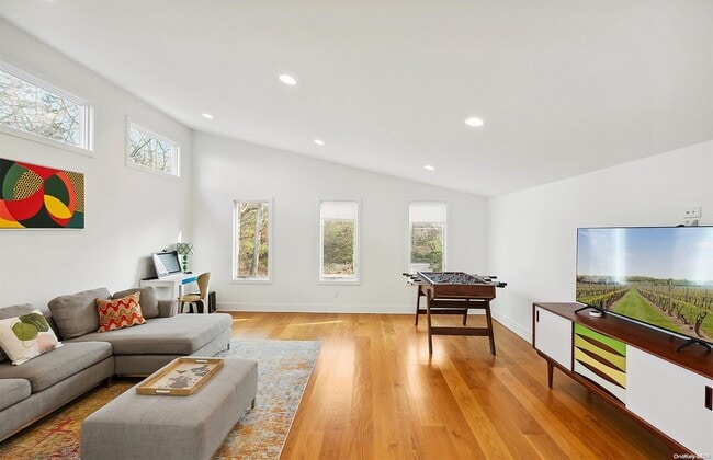 Photo - 67 Peconic Hills Dr