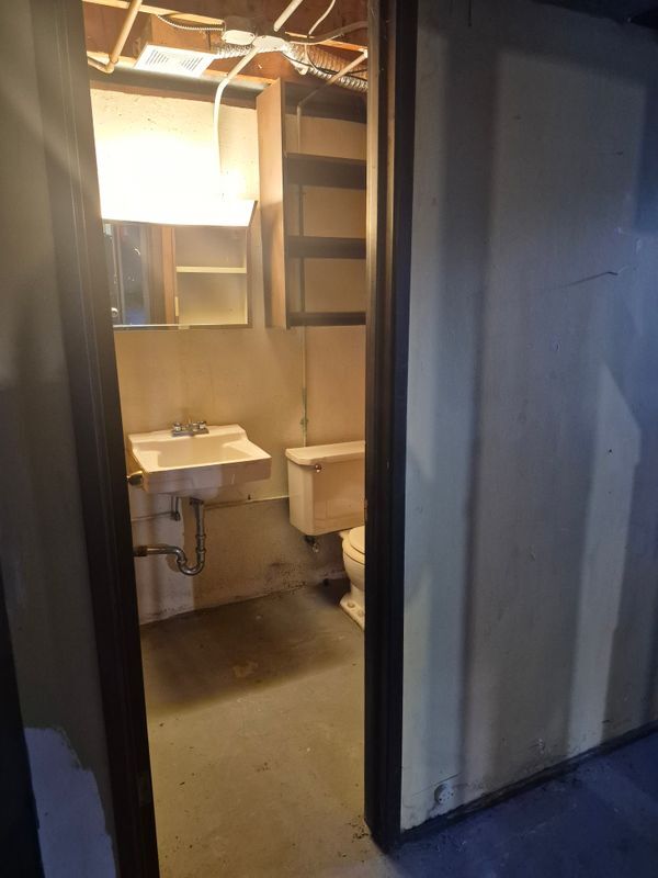 Photo - 2230 Evergreen St NE