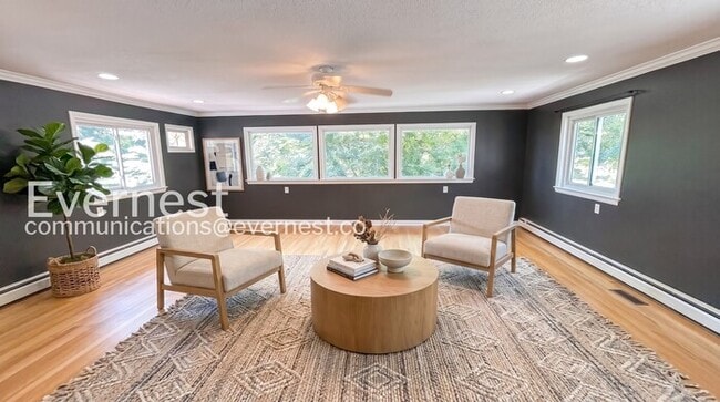 826 Claremont Ct