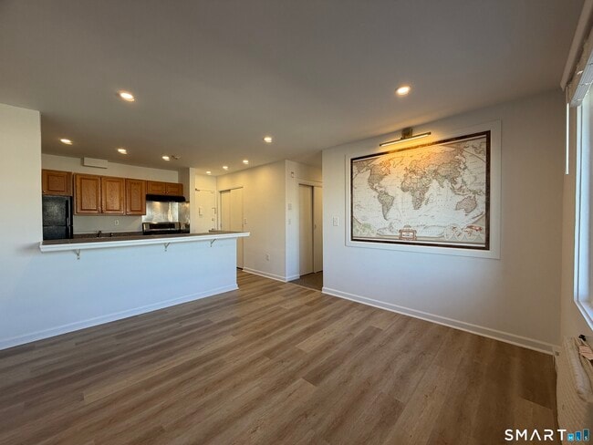 Photo - 69 Cove Rd Unit B9