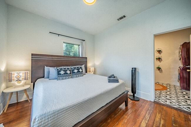Photo - 441 W 9th St Unit SI ID1575034P
