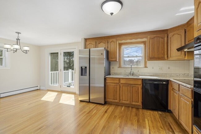 Photo - 160 Ravenswood Rd