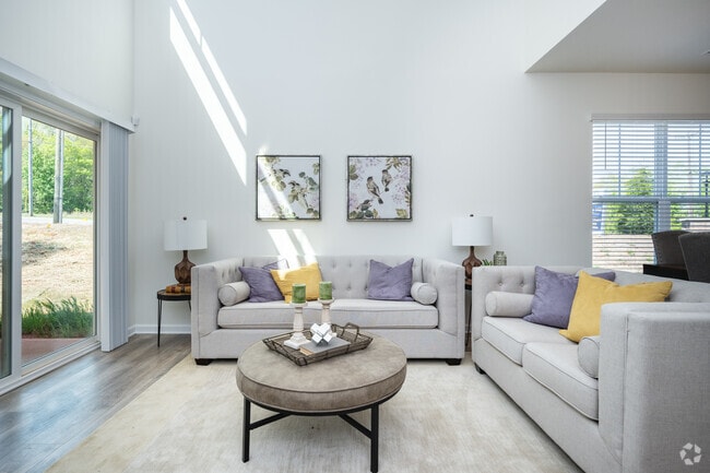 4BR, 2.5BA - 1917SF