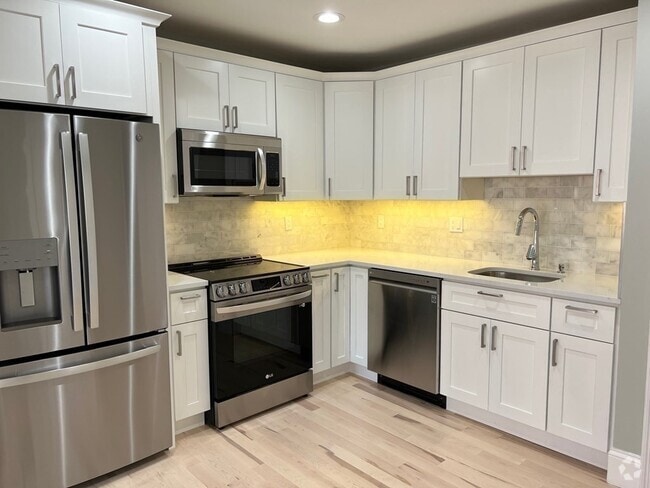 Building Photo - 495-497-497 Beacon St Unit 4 Rental