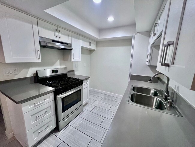 Foothill Apartments