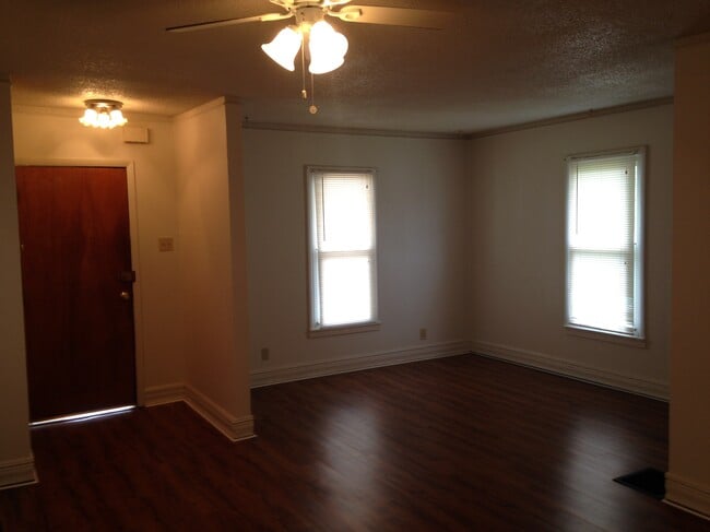 Living Room - 6915 Lansdowne Ave