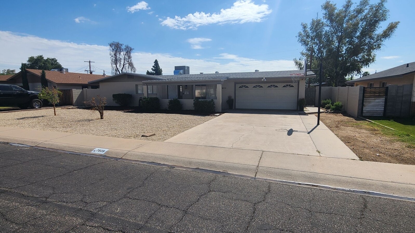 Photo - GORGEOUS 3Bed/2Bath Home w/Pool in NORTH GLEN SQUARE