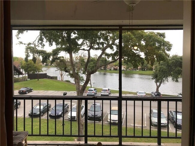 Photo - 3690 Inverrary Dr Unit 3S