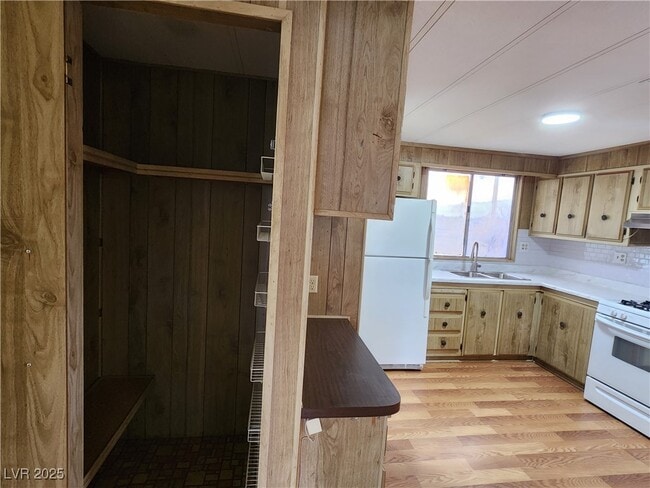 Photo - 1111 Hardy Ln