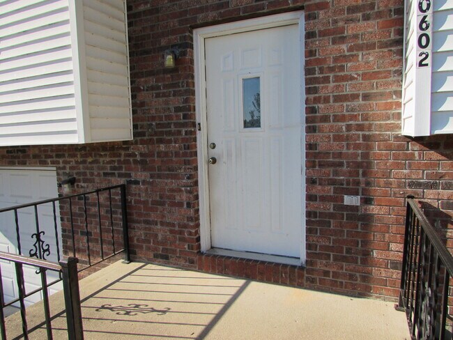 Photo - 3 Bedroom House Close to FLW -  New LVP Flooring May 2024!