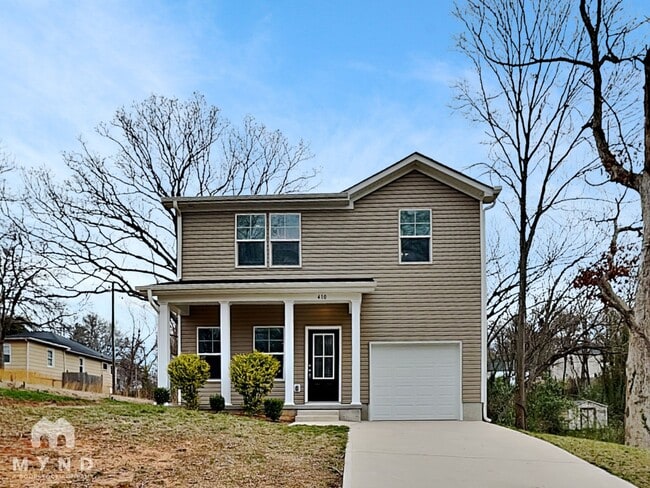 Building Photo - 410 S Gray St