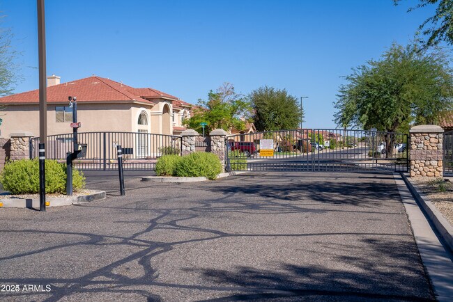 Photo - 13612 W Windsor Blvd