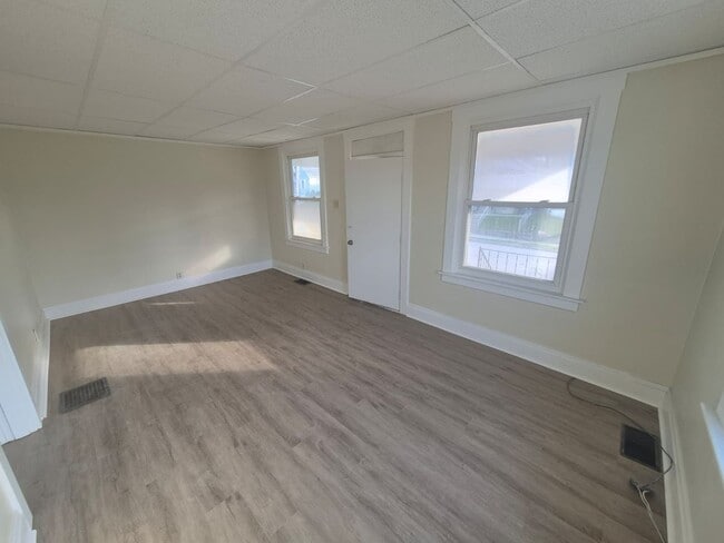 Photo - 2765 Alexandria Ave