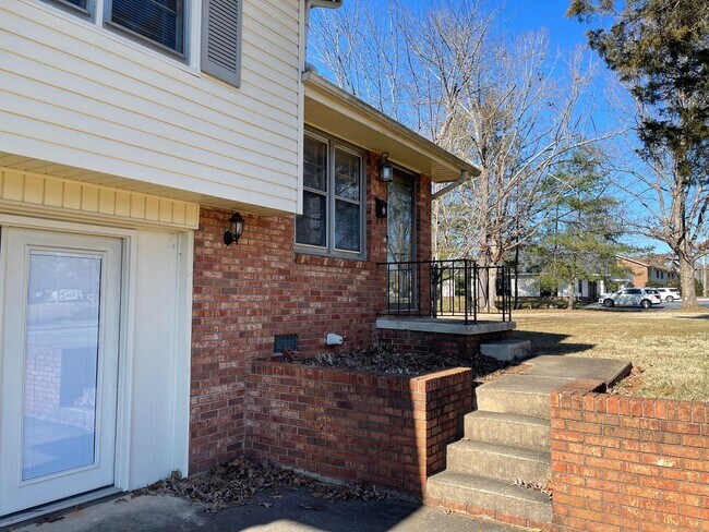 Photo - Charming 2-Bedroom Apartment – February Move-In Available!