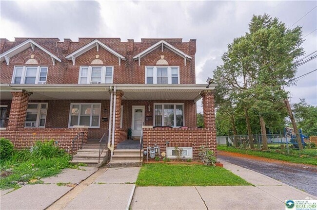 Building Photo - 754 W Cumberland St Rental