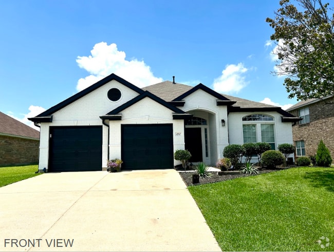 Building Photo - 4517 Woodbluff Dr Rental