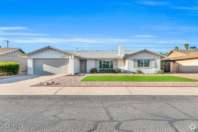 Building Photo - 1734 E Laguna Dr Rental