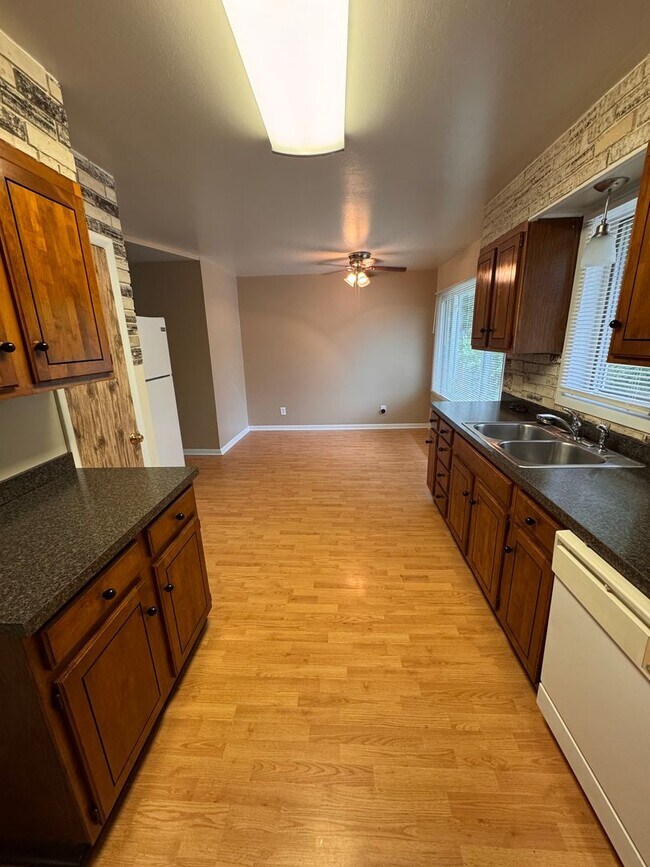 Photo - 3908 Staatz Dr