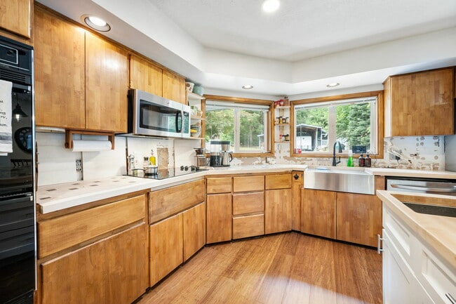 Photo - 111 Kellogg Rd