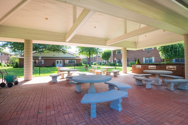 55+ Manor Park Apartments Senior Community