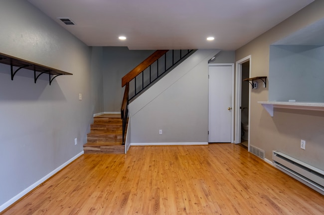 Photo - 3720 Iris Ave