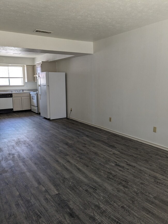 Building Photo - 3312 Kathy Ln Unit 3312 Rental