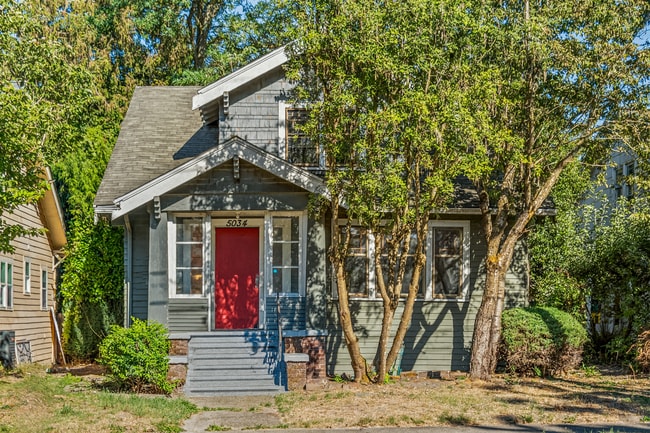 Building Photo - Private Room in Spacious 7-Bedroom, 3-Bath... Unit Lower 2 Rental
