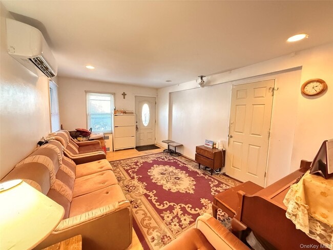 Photo - 245-80 61st Ave