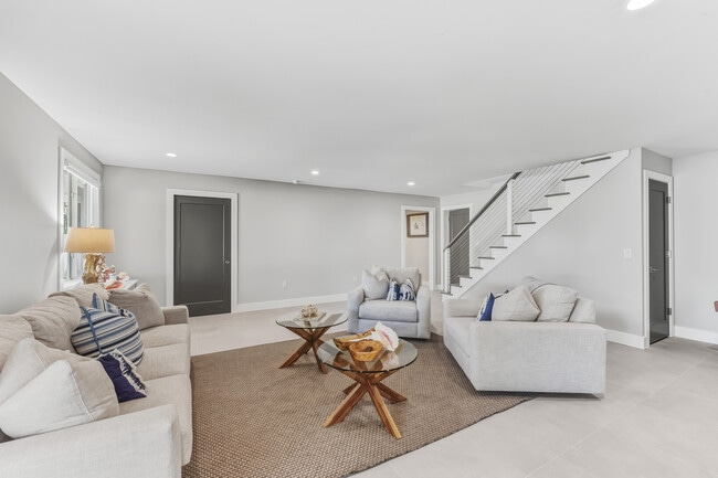 Photo - 165 1st St E