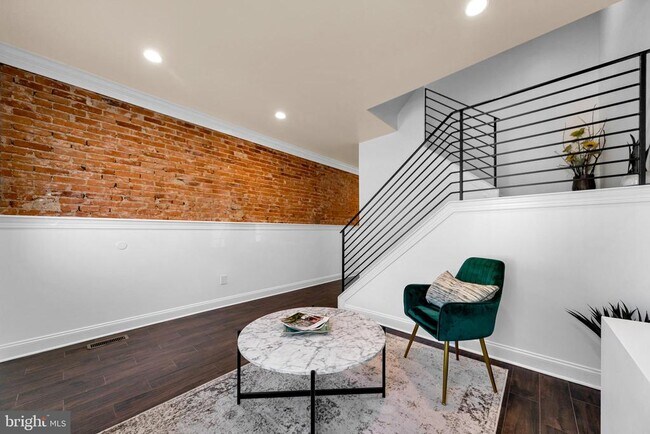 Photo - 129 Sixth St
