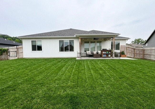 Photo - Modern Ranch Style Home in Quiet Neighborhood