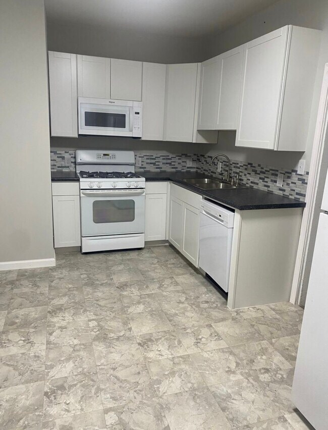 Photo - 625-627 S 10th St