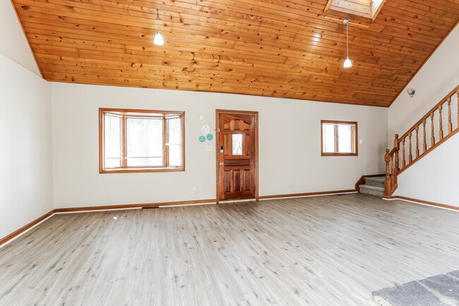 Photo - 4745 Summit Rd SW