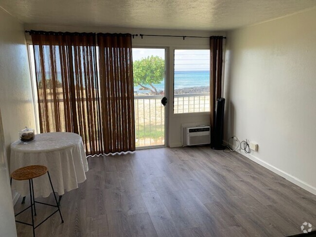 Building Photo - Makaha Surfside Rental