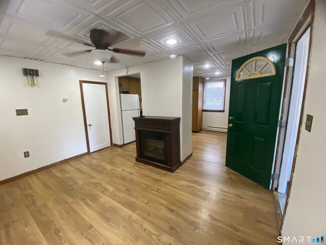 Photo - 275 Main St