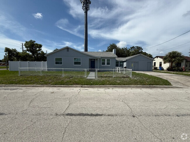 Building Photo - 4855 Fairfield Ave S Rental