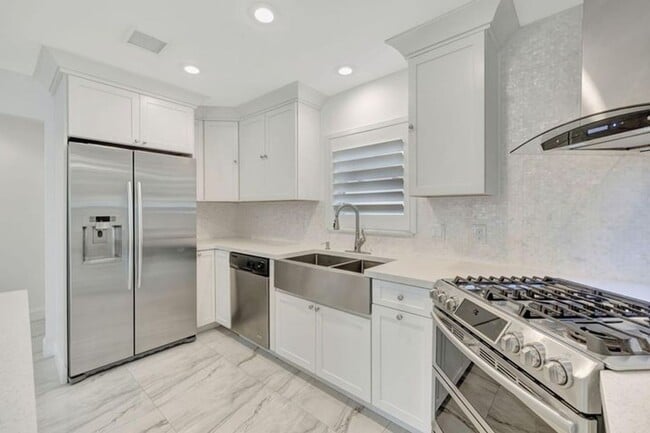 Photo - 2612 NE 5th St