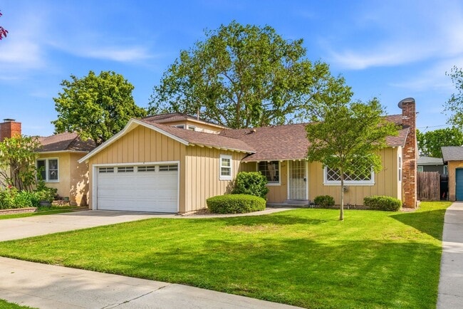 Building Photo - Recently Refreshed 3 Bedroom 1 Bath home in Old Town Orange