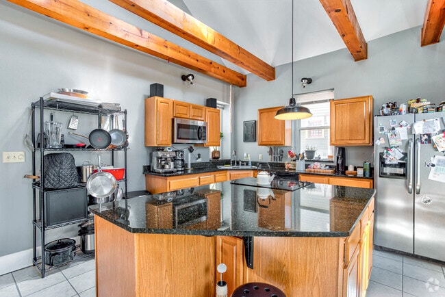 Building Photo - 933 English Ave Rental