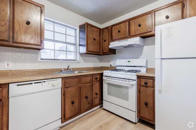 1BR 1BA - 800SF - Scott Court Apartments