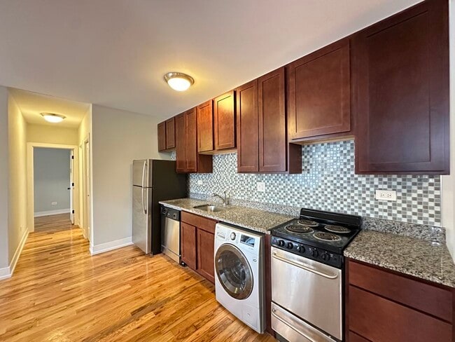 Photo - 512 W Arlington Pl Unit J08W