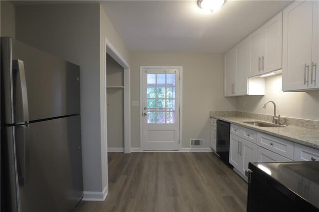 Photo - 4732 Valley Dale Dr SW