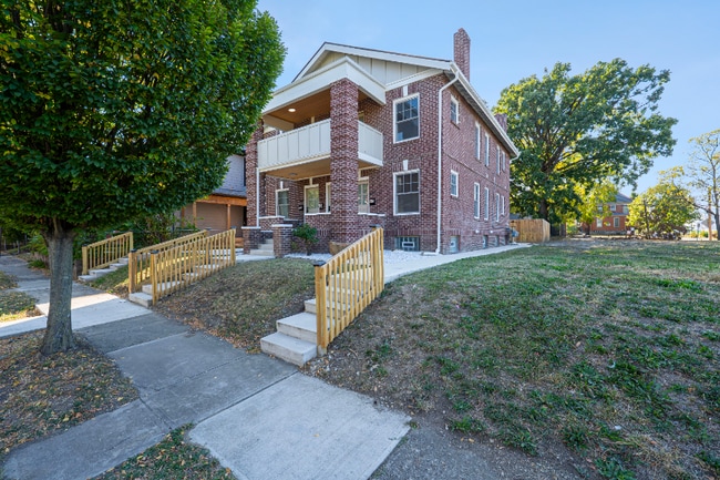 Building Photo - 605-607-607 S Champion Ave Unit 605 1-2 Rental
