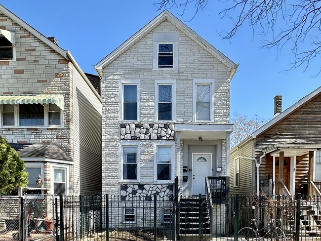 Photo - 1731 N Mozart St Unidad J06P