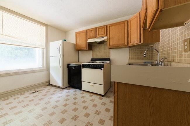 Photo - 385 Woodruff St