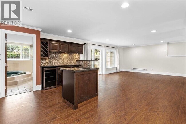 Photo - 6968 Churchill St