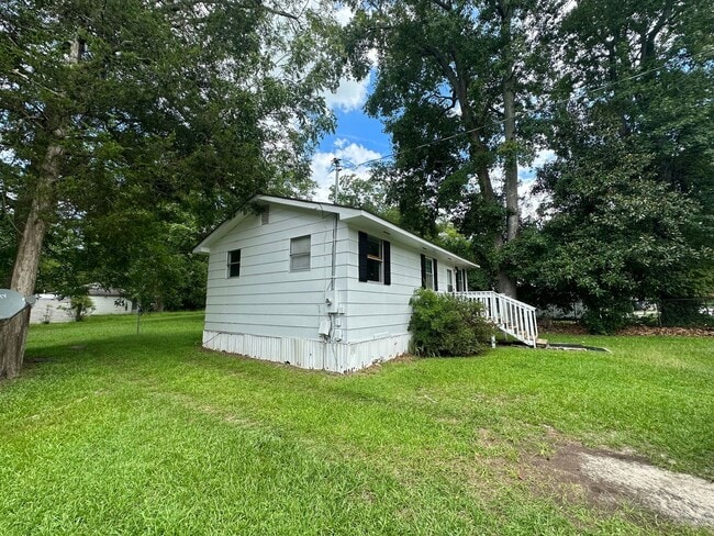 Photo - Updated 2BR Home with Large Yard in Batesburg