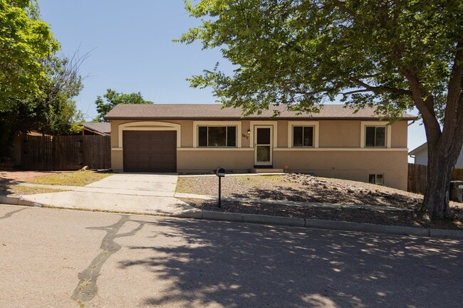 Photo - 2617 Montebello Dr W
